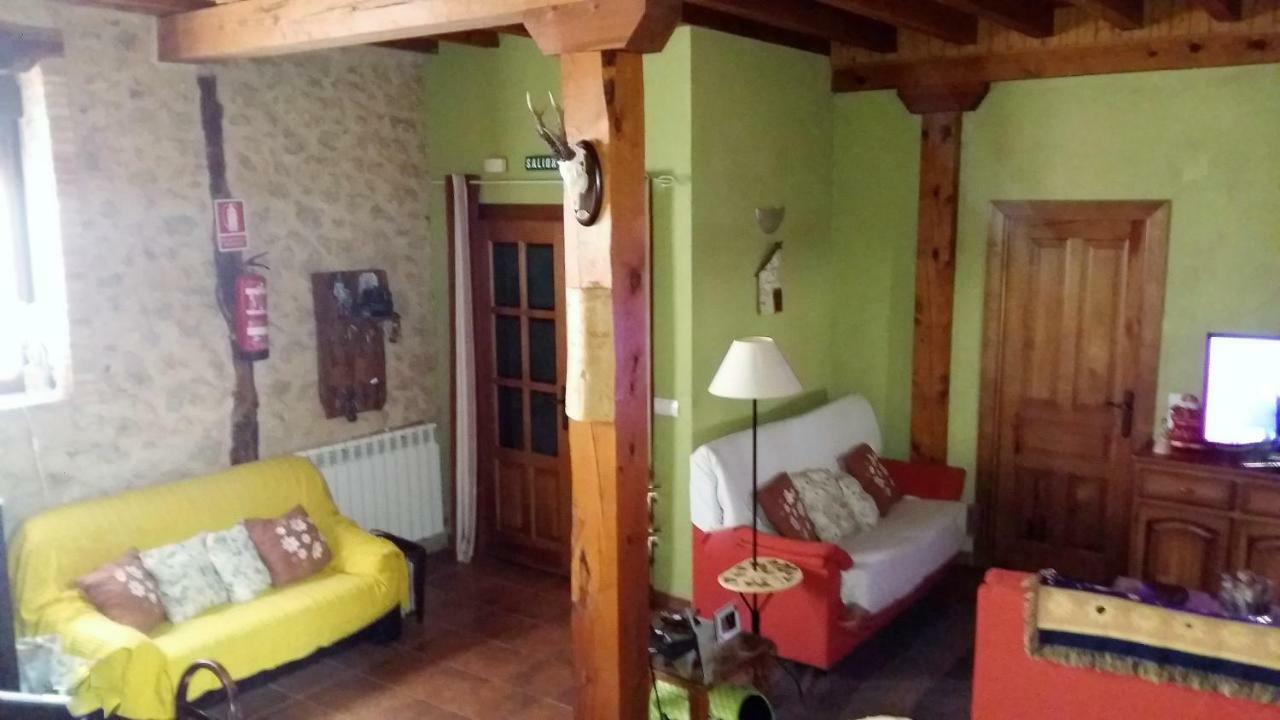 Bed and Breakfast Casa Rural Calle Real Торремоча-де-Аильон Экстерьер фото